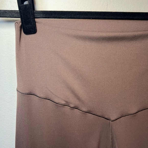 Offline by Aerie Women's Real-Me High Rise 7/8 Leggings Brown Buttery Soft Large - Picture 3 of 9